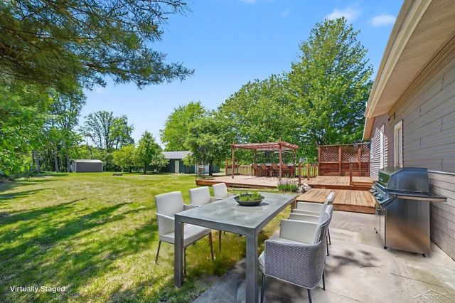 2792 E Miller Road, Midland, MI 48640