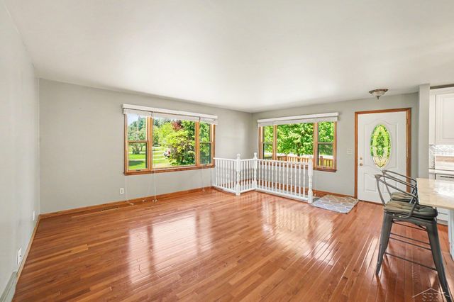2792 E Miller Road, Midland, MI 48640