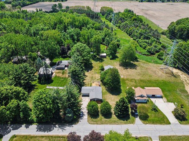 2792 E Miller Road, Midland, MI 48640