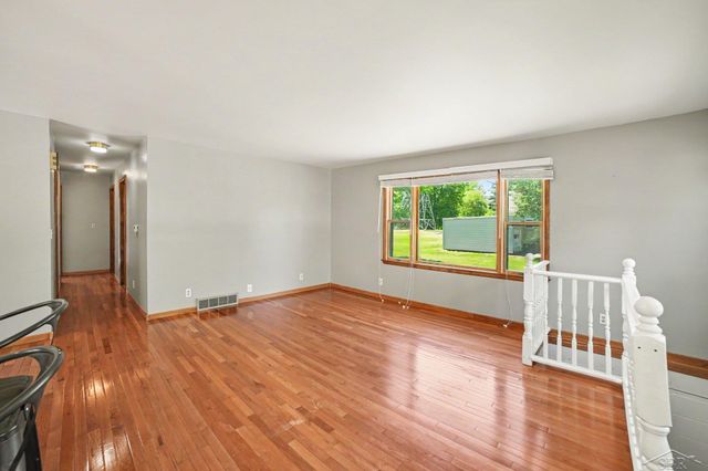 2792 E Miller Road, Midland, MI 48640
