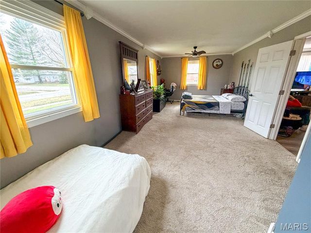 201 S Lake Street, Mount Olive, IL 62069