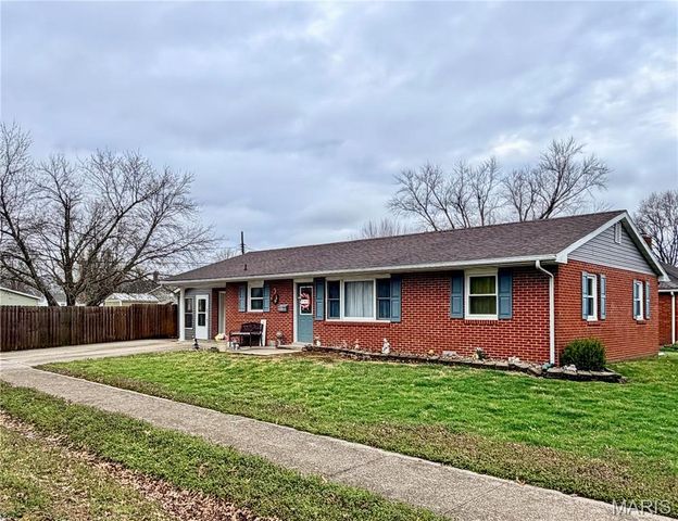 201 S Lake Street, Mount Olive, IL 62069