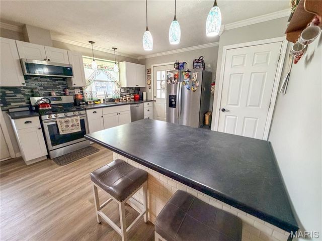 201 S Lake Street, Mount Olive, IL 62069