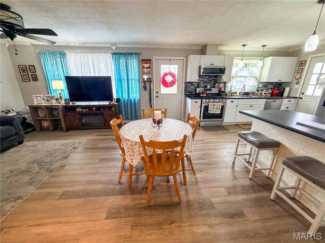 201 S Lake Street, Mount Olive, IL 62069