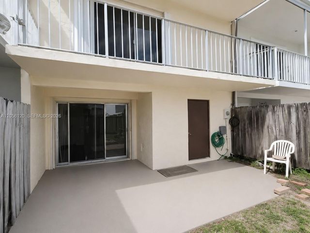 932 W 80th Place 0, Hialeah, FL 33014