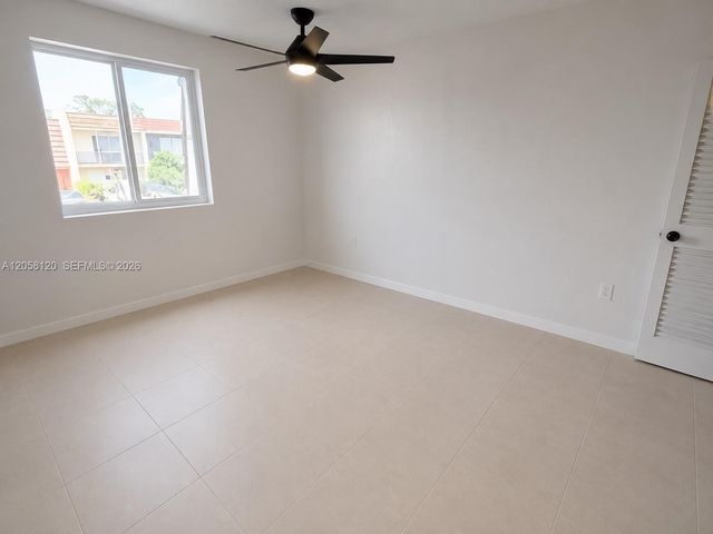 932 W 80th Place 0, Hialeah, FL 33014