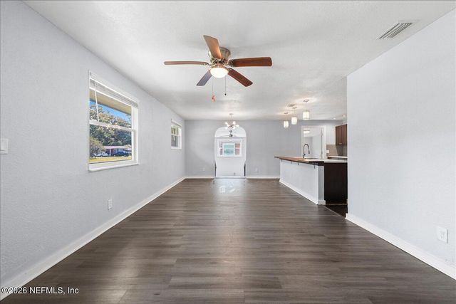 5068 ANDREW ROBINSON Drive, Jacksonville, FL 32209