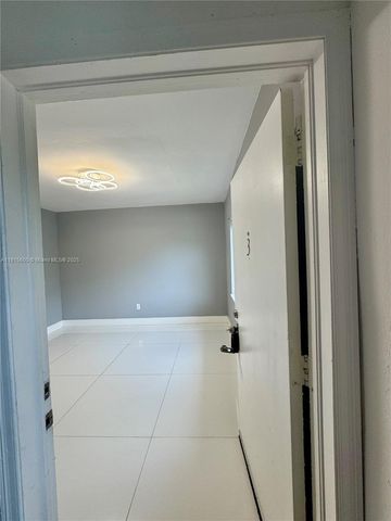 300 Mendoza Ave 3, Coral Gables, FL 33134