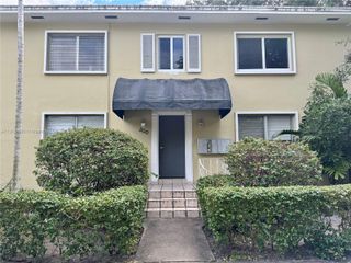 300 Mendoza Ave 3, Coral Gables, FL 33134