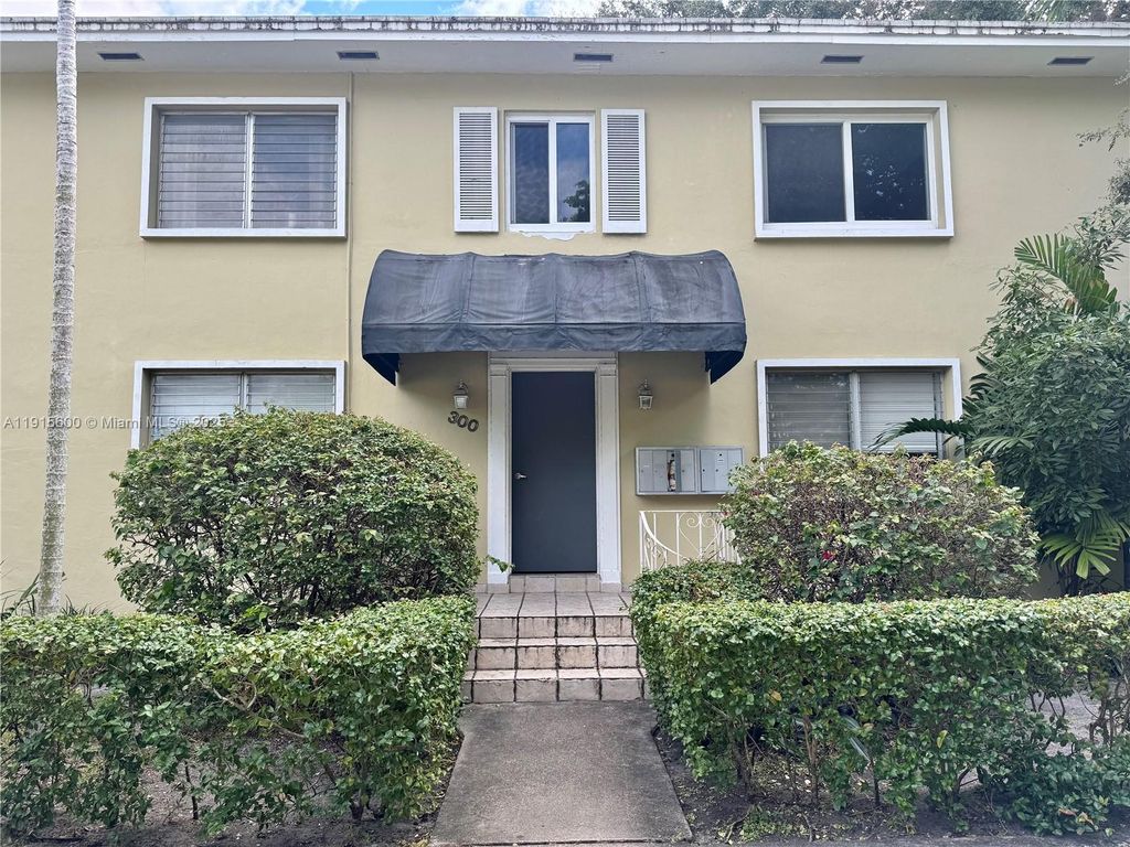 300 Mendoza Ave 3, Coral Gables, FL 33134