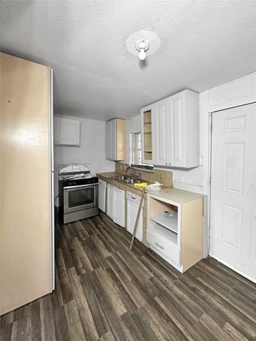 535 Ella Avenue, Dallas, TX 75217