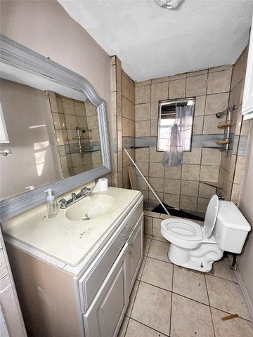 535 Ella Avenue, Dallas, TX 75217