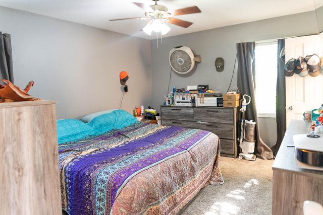 1129 FAIRLAWN AVE, Marshall, MO 65340