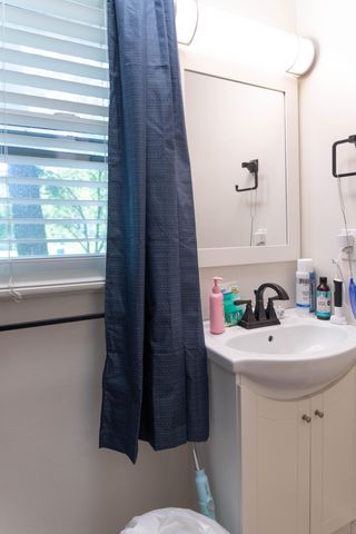 1129 FAIRLAWN AVE, Marshall, MO 65340