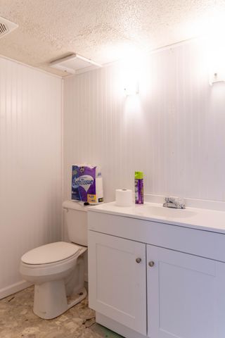 1129 FAIRLAWN AVE, Marshall, MO 65340