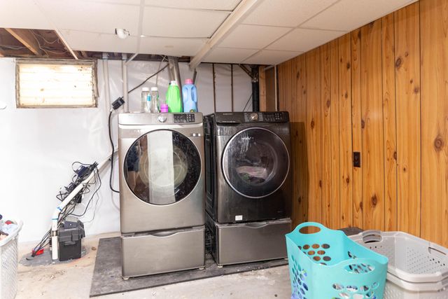 1129 FAIRLAWN AVE, Marshall, MO 65340