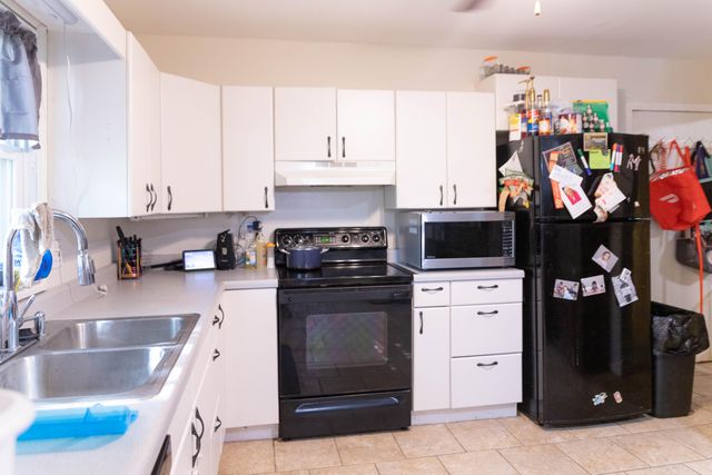 1129 FAIRLAWN AVE, Marshall, MO 65340