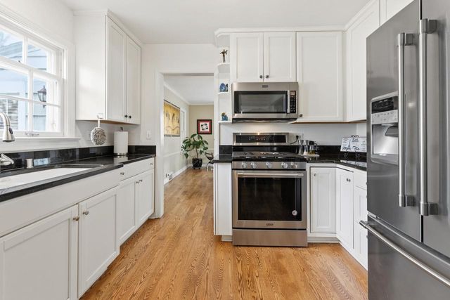 5347 Santa Monica BOULEVARD, Whitefish Bay, WI 53217