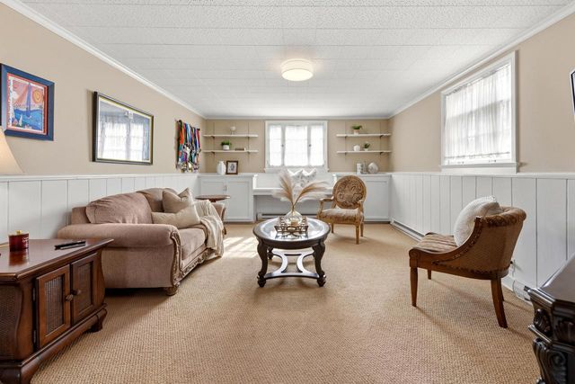 5347 Santa Monica BOULEVARD, Whitefish Bay, WI 53217