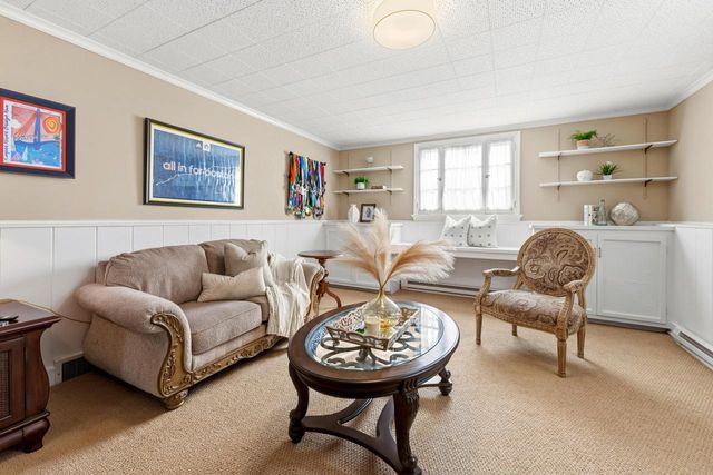 5347 Santa Monica BOULEVARD, Whitefish Bay, WI 53217