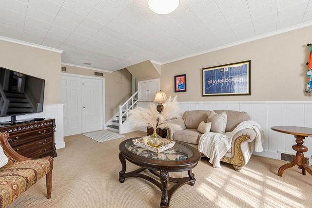 5347 Santa Monica BOULEVARD, Whitefish Bay, WI 53217