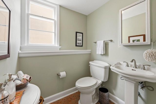5347 Santa Monica BOULEVARD, Whitefish Bay, WI 53217