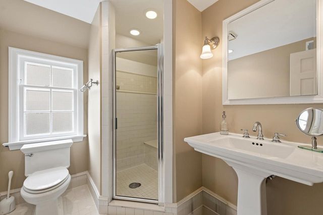 5347 Santa Monica BOULEVARD, Whitefish Bay, WI 53217
