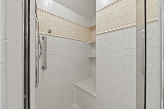 5347 Santa Monica BOULEVARD, Whitefish Bay, WI 53217