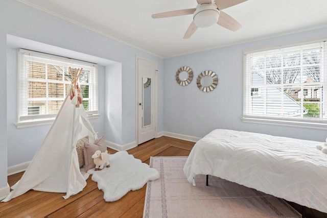 5347 Santa Monica BOULEVARD, Whitefish Bay, WI 53217
