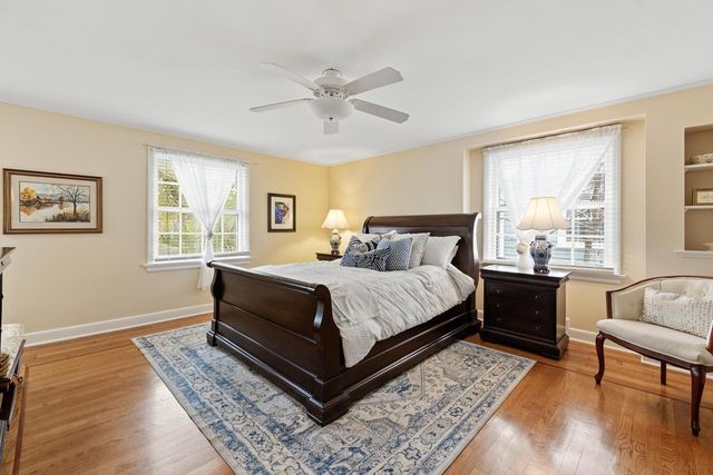 5347 Santa Monica BOULEVARD, Whitefish Bay, WI 53217