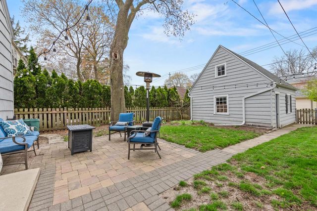 5347 Santa Monica BOULEVARD, Whitefish Bay, WI 53217