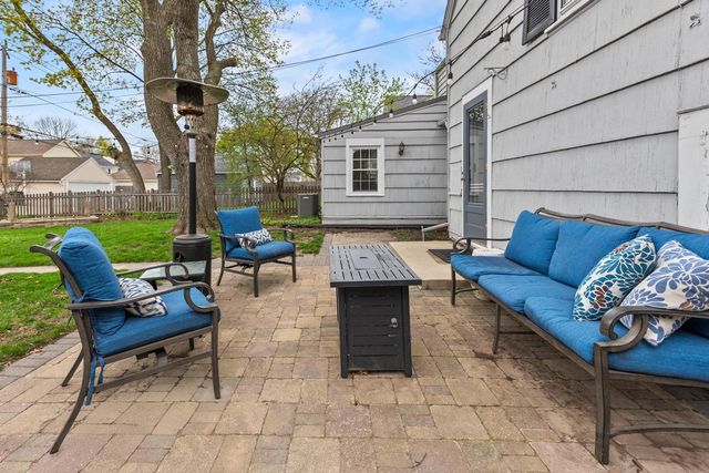 5347 Santa Monica BOULEVARD, Whitefish Bay, WI 53217