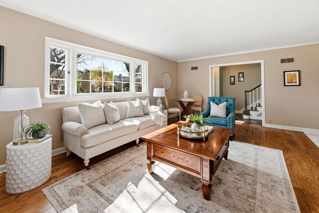 5347 Santa Monica BOULEVARD, Whitefish Bay, WI 53217