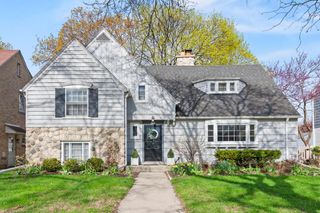 5347 Santa Monica BOULEVARD, Whitefish Bay, WI 53217