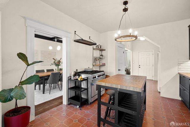 1712 Quesada Avenue, San Francisco, CA 94124