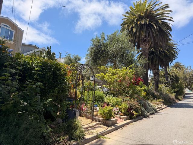 1712 Quesada Avenue, San Francisco, CA 94124