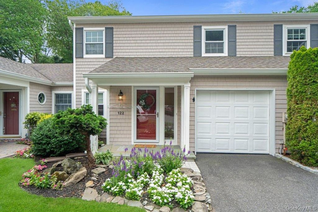 122 Corral Lane, Bay Shore, NY 11706