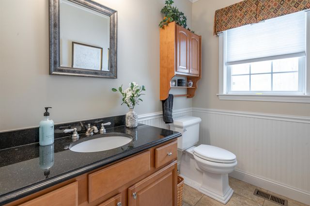 31 Bear Run Drive, Litchfield, NH 03052