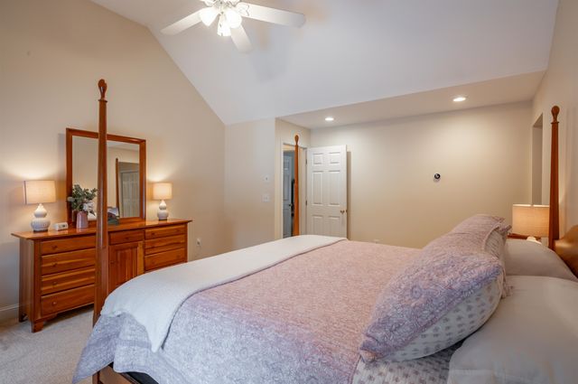 31 Bear Run Drive, Litchfield, NH 03052