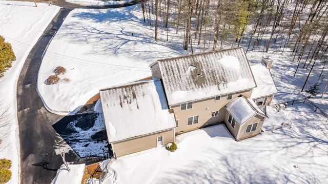 31 Bear Run Drive, Litchfield, NH 03052