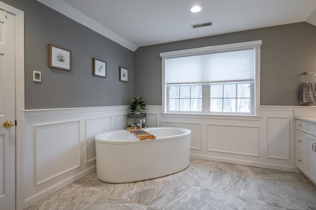 31 Bear Run Drive, Litchfield, NH 03052