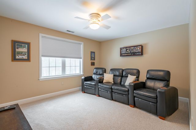 31 Bear Run Drive, Litchfield, NH 03052