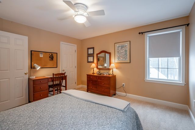 31 Bear Run Drive, Litchfield, NH 03052