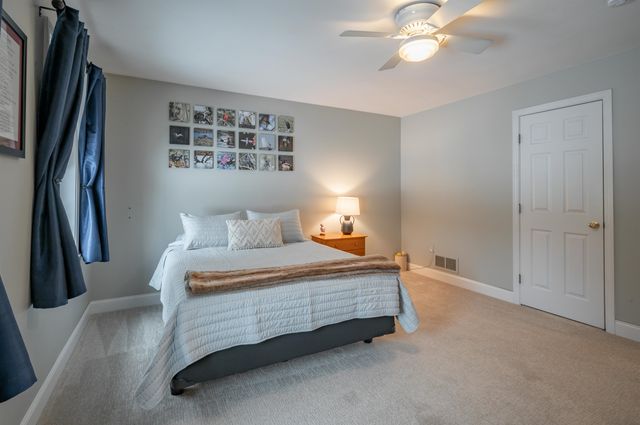 31 Bear Run Drive, Litchfield, NH 03052