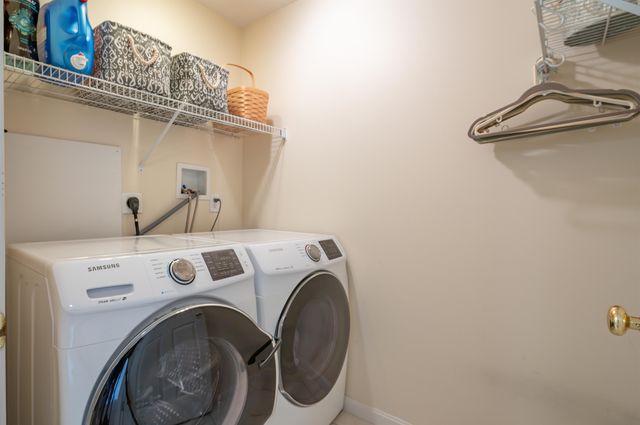 31 Bear Run Drive, Litchfield, NH 03052