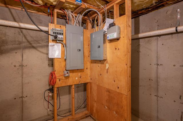 31 Bear Run Drive, Litchfield, NH 03052