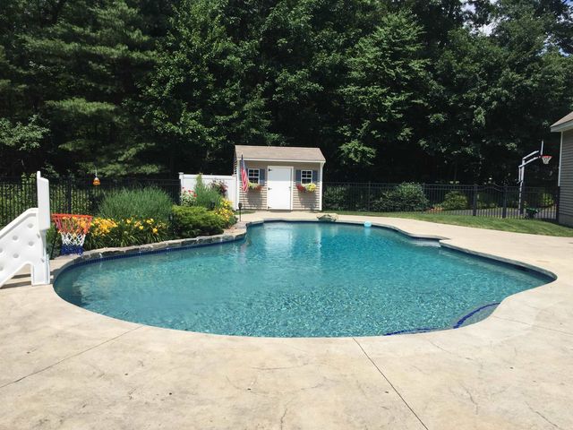 31 Bear Run Drive, Litchfield, NH 03052