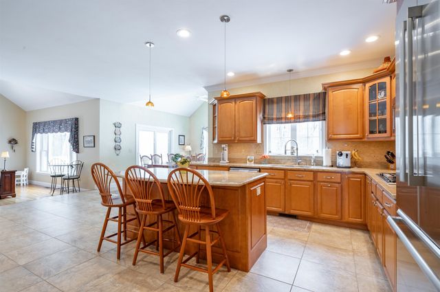 31 Bear Run Drive, Litchfield, NH 03052