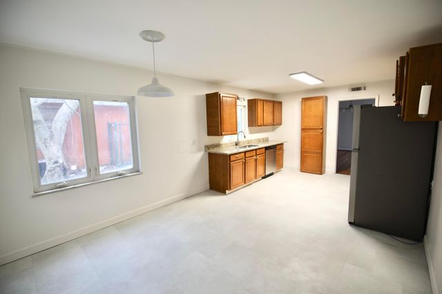 3191 E Broad Street, Columbus, OH 43209