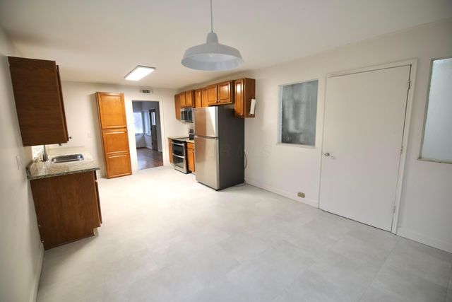 3191 E Broad Street, Columbus, OH 43209